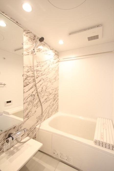 バス・シャワールーム　バスルーム