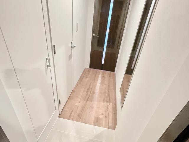 玄関　＊新築につき未完成