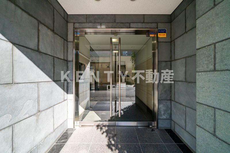 エントランス　ゆとりのあるエントランスです