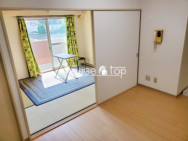 居室・リビング　和室の扉を開けておくと広く使えます