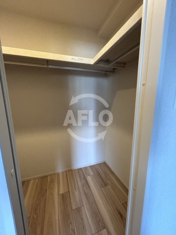 収納　スプランディッド江坂III　ウォークインクローゼット