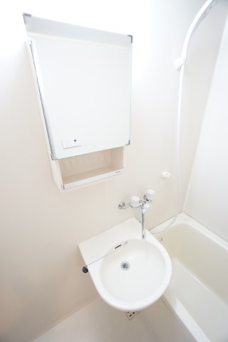 洗面設備　※同タイプの写真です。
