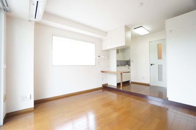 居室・リビング　※同タイプの写真です。