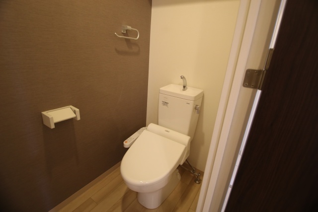 トイレ　※別室の参考写真の為、現況優先です。