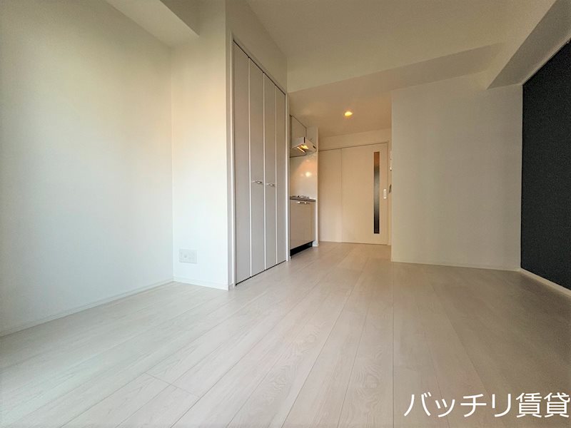 居室・リビング　別号室タイプの為、現状を優先いたします