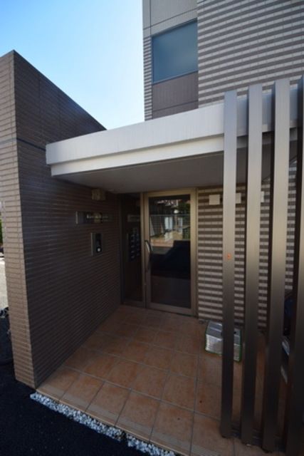 エントランス　★オートロック付きです★