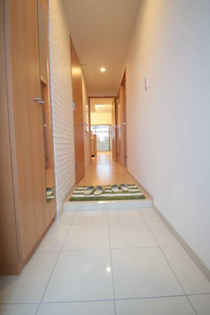 玄関　※モデルルームのお写真です