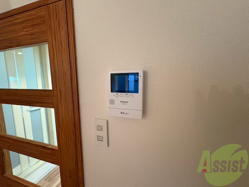 セキュリティ　ＴＶモニター付インターホンです。来客者の顔が見えるので安心！