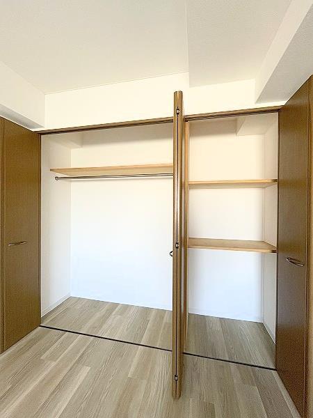 収納　クローゼット（洋室5.6帖側）
