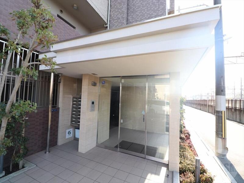 エントランス　オートロック付きで安心です