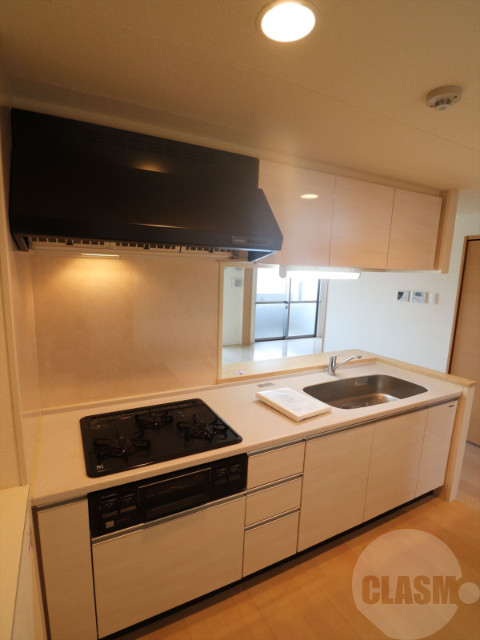 キッチン　３口コンロのカウンターキッチン