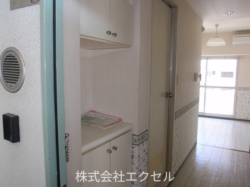 収納　シューズボックス完備です。