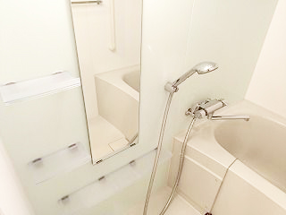 バス・シャワールーム　★ゆったりとできる広さの浴槽★