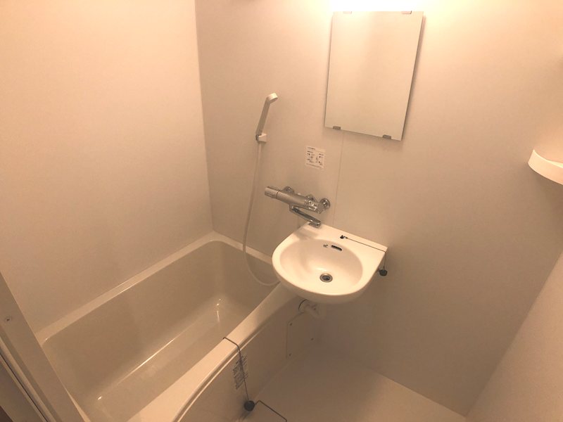 バス・シャワールーム　同タイプ別部屋の写真です