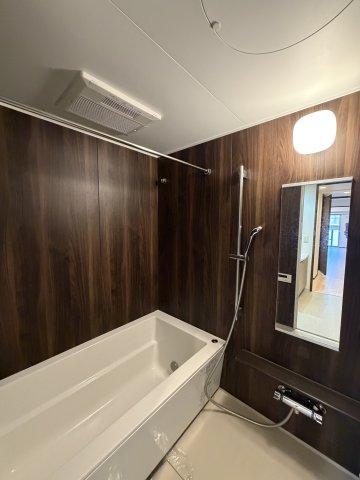 バス・シャワールーム　コンパクトで使いやすいお風呂です