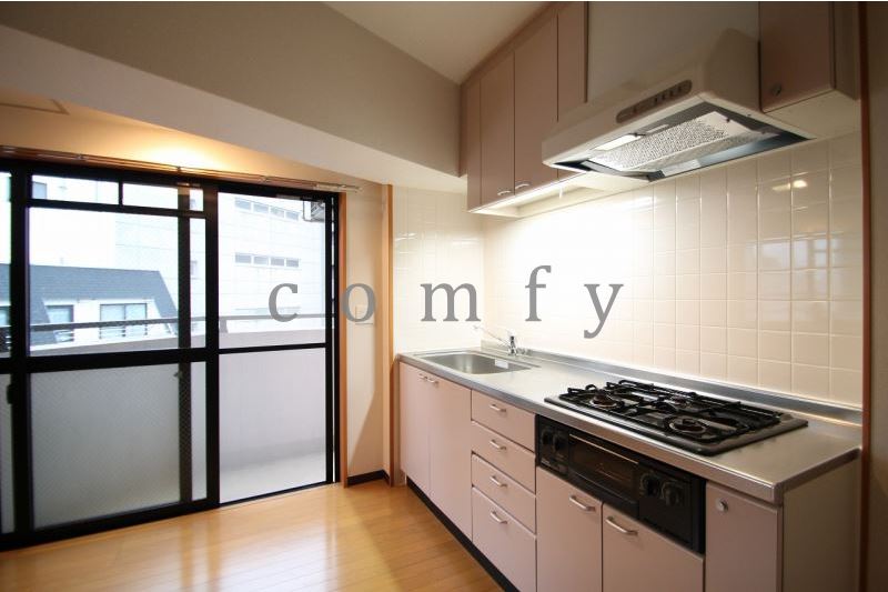 キッチン　システムキッチン　３口コンログリル付