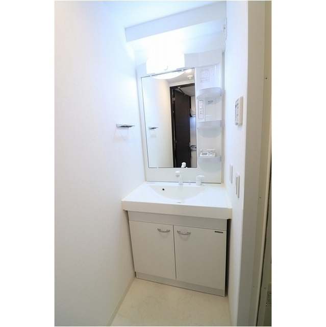 洗面設備　上階同タイプのお部屋です