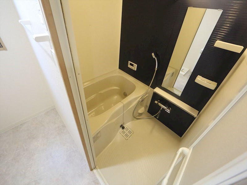 バス・シャワールーム　追い焚き・オートバス機能付お風呂