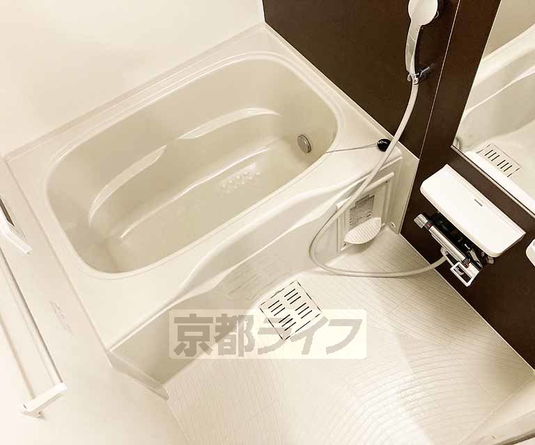 バス・シャワールーム　リラックスできるバスルームです・