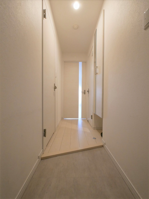 玄関　同タイプ・別部屋