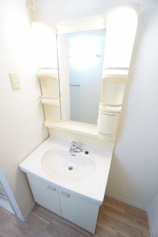 洗面設備　※同物件・同タイプの写真です