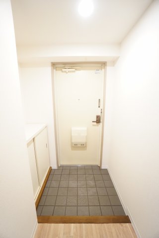 玄関　※同物件・同タイプの写真です