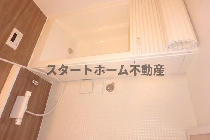 バス・シャワールーム　落ち着いた空間のお風呂です