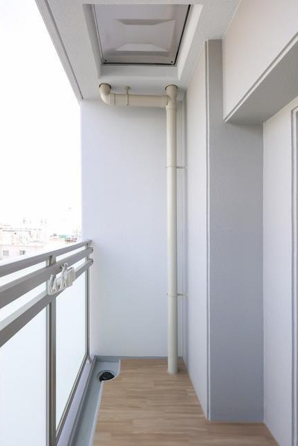 バルコニー　同物件別部屋写真