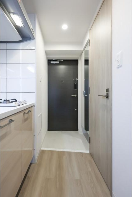 玄関　同物件別部屋写真