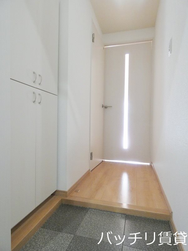 玄関　※同型タイプ写真の為、現状優先。初期費用分割可能