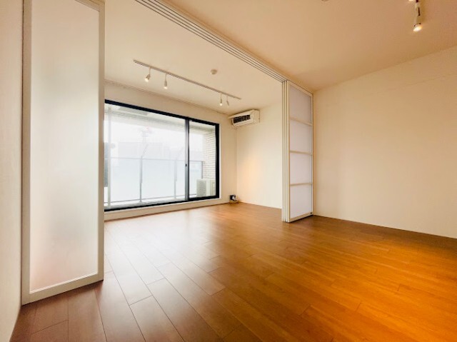 居室・リビング　別部屋の写真です。