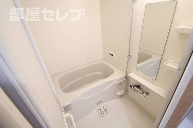 バス・シャワールーム　１０３号室の写真です。