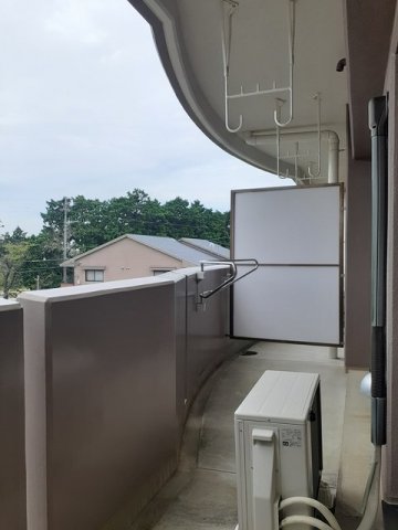 バルコニー　暖かな日差しのふりそそぐバルコニー