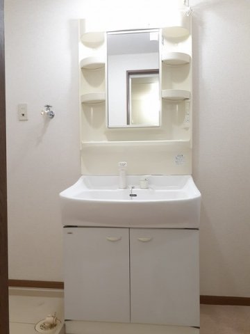 洗面設備　脱衣スペースもあります