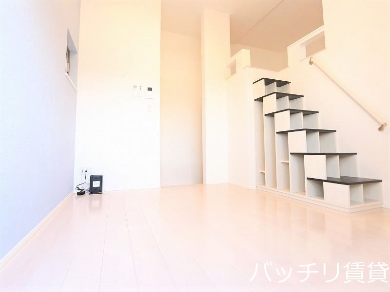 居室・リビング　同型タイプの為、現状を優先いたします