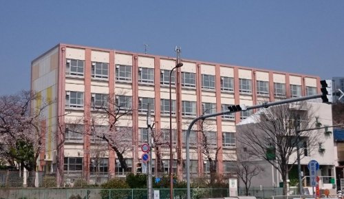 小学校　見附小学校（小学校）まで1581m