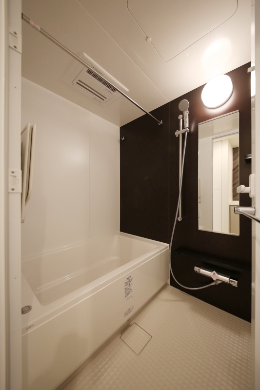 バス・シャワールーム　追焚・浴室乾燥機付バスルーム