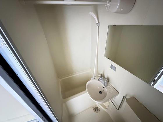 バス・シャワールーム　※別部屋の写真です