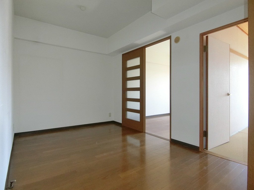 その他部屋・スペース　振分け寝室　リビングの動線