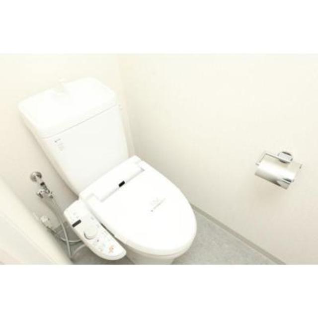 トイレ　※写真は同タイプ住戸です。