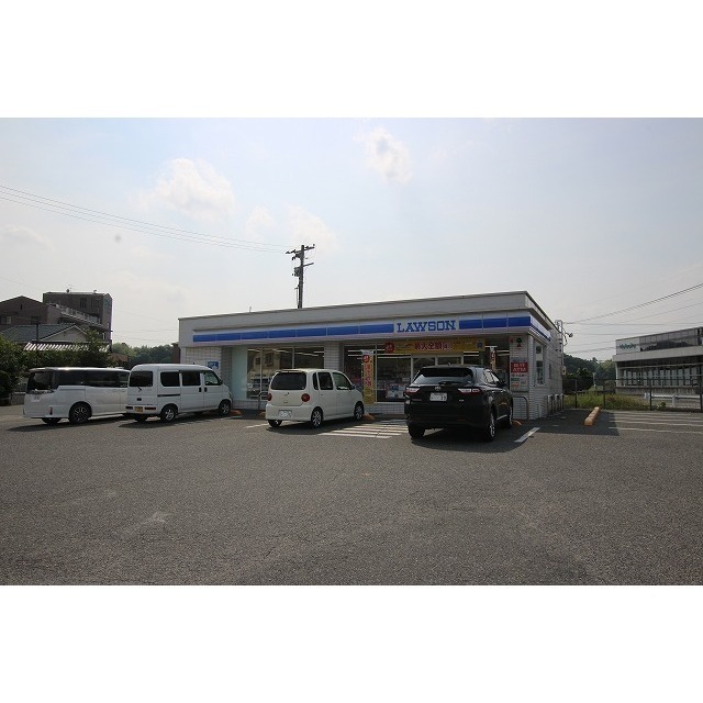 コンビニ　ローソン美作インター店（コンビニ）まで1200m