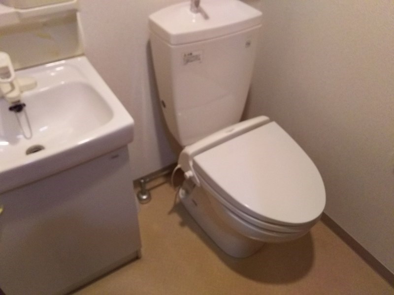 トイレ　家具家電付きマンション