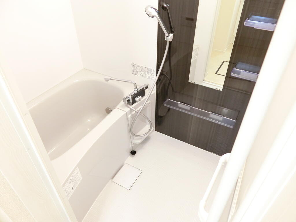 バス・シャワールーム　※内観写真・動画・パノラマは同物件別部屋(同タイプ間取り)の