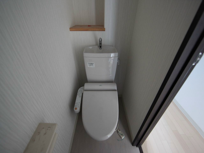 トイレ　温水洗浄暖房便座付トイレ