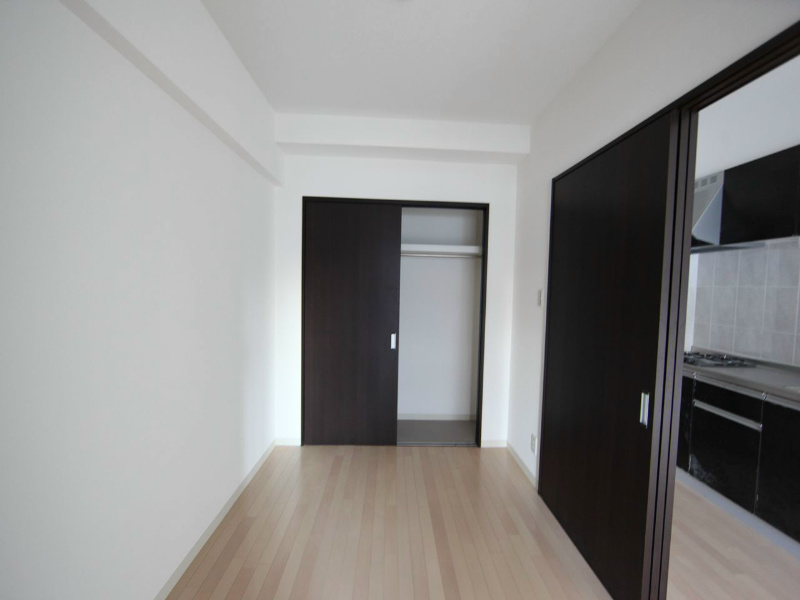 その他部屋・スペース　洋室4.8帖　クローゼット付（収納充実してます）