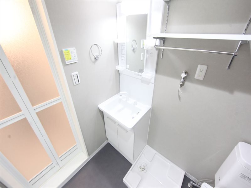 洗面設備　脱衣所　独立洗面台（シャンプードレッサー付）