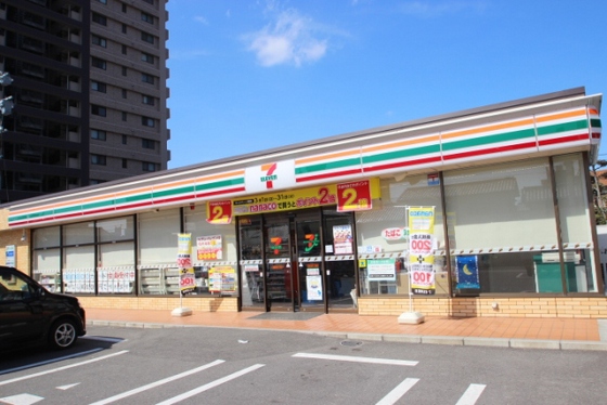コンビニ　セブンイレブン広島五日市１丁目店（コンビニ）まで183m
