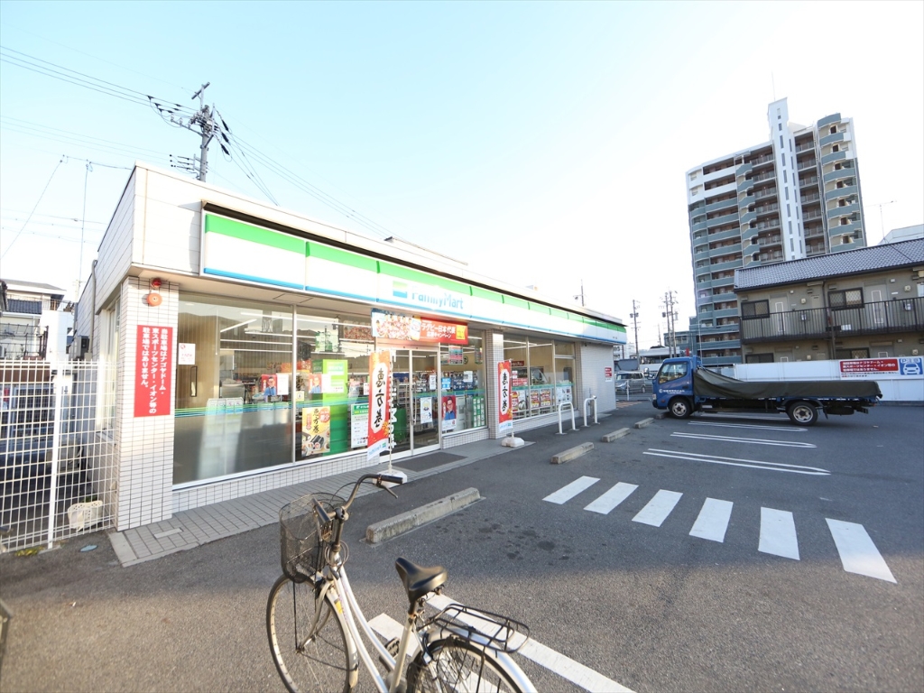 コンビニ　ファミリーマート 大幸一丁目店 (コンビニ)（コンビニ）まで147m