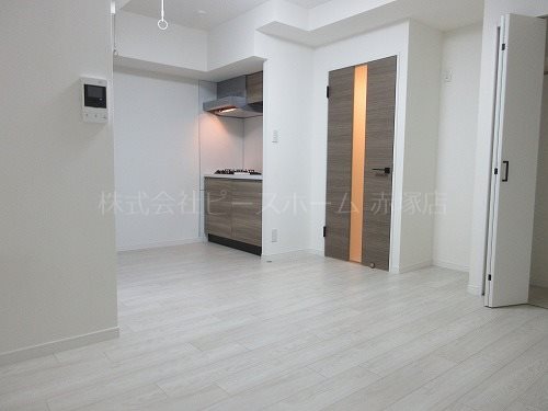 居室・リビング　※別号室参考写真