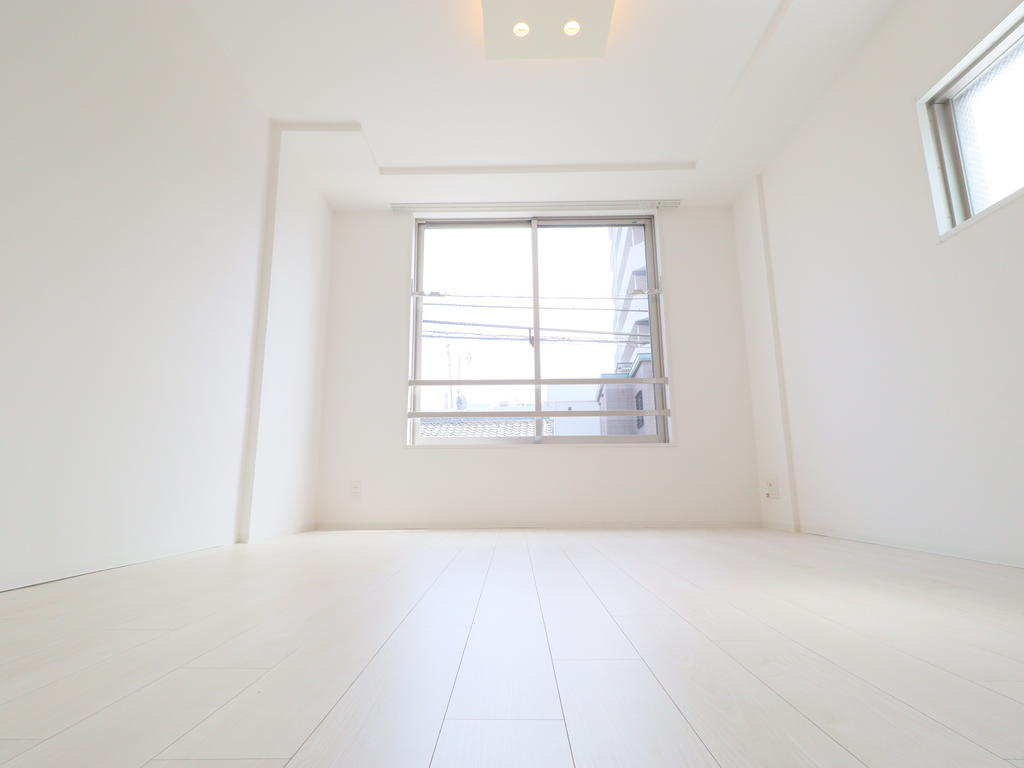 居室・リビング　明るい清潔感のあるお部屋♪